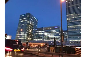 London banking headquarters at night view (Walking Distance)