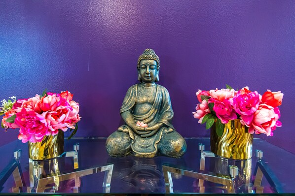 Living Budha