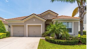 Beautiful 4 bed 4 bath villa located in Windsor Hills Resort