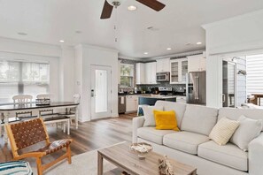 Open floor plan!