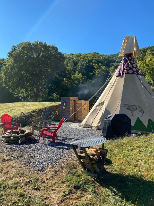 Tipi with outdoor shower, outhouse, fire pit, gas grill and  double hammock