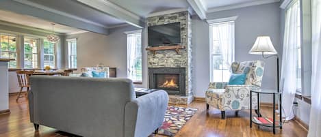 Highland Vacation Rental | 2BR | 2.5BA | 1,296 Sq Ft | Step-Free Access