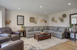 You and your guests can all comfortably relax in the living room at one time