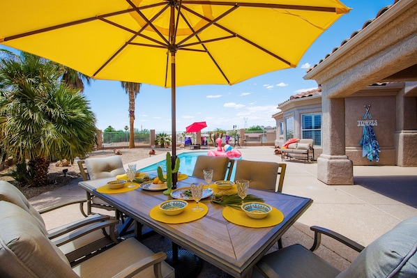 Outdoor dining