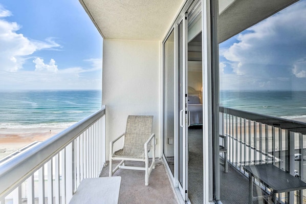Daytona Beach Vacation Rental | 1BR | 1BA | Elevator Access | 628 Sq Ft