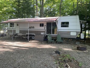 2 bedroom, 1 bath travel trailer