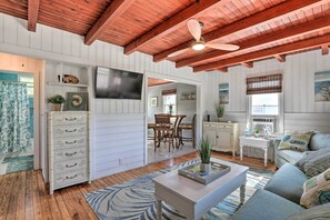 Living Room | Sleeper Sofa | Sleeper Loveseat | Smart TV | Natural Light