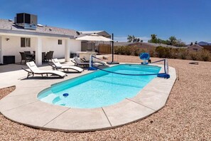 pool with volleyball net