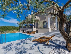 Ciel, Bâtiment, Plante, Meubles, L'Eau, Propriété, La Nature, Bleu, Bleu Azur, Ombre