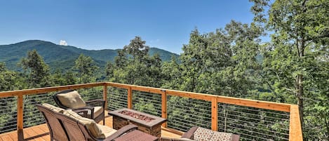 Asheville Vacation Rental | 4BR | 3.5BA | 2,400 Sq Ft | Access Only By Stairs