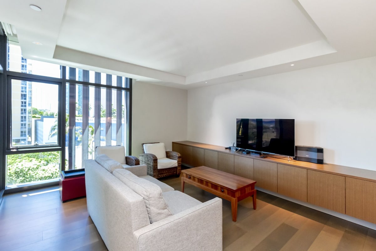 Luxury Condo “Park Lane” (30 Nights Minimum Stay)