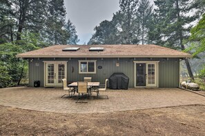 Patio | Gas Grill | Dining Area