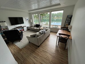 Relaxing living room with a view. Enjoy games or puzzles, or watch a movie or show!