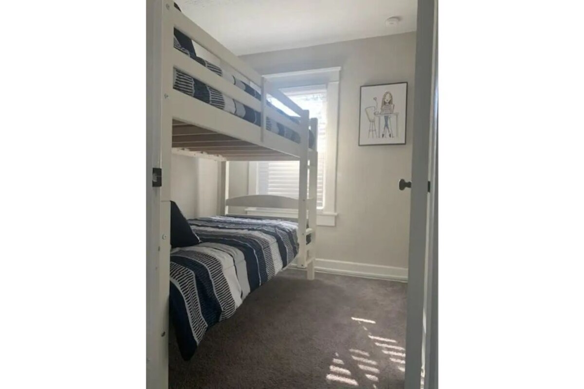 Portsmouth Perfection Downtown- historic Parkview