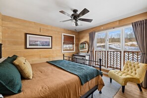 Tons or natural light and mountain view from the master bedroom. 
