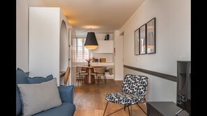 A comfortable and spacious area, perfect for relaxing after a day exploring the city.
#comfort #relax #portugal #pt #lisbon