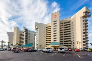 Sunbird West Building & Parking Lot