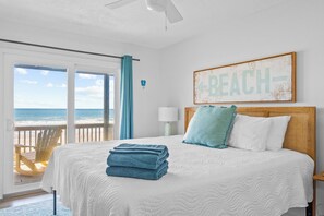 With 2 oceanfront king bedrooms, couples can wake up comfortably to the magnificent views of the ocean right outside their door.