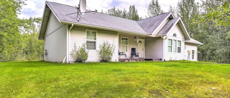 Wasilla Vacation Rental | 3BR | 2BA | 1 Stair Required to Enter