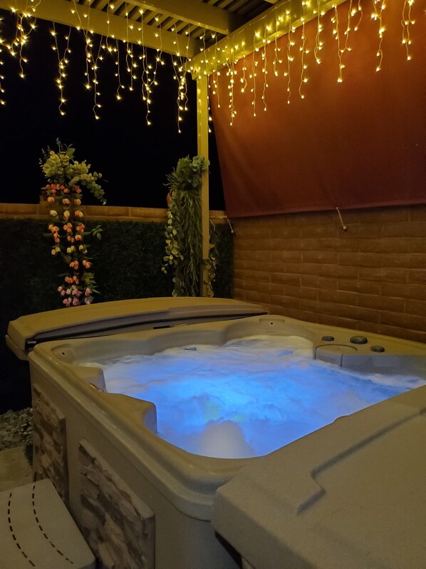 Bain à remous extérieur