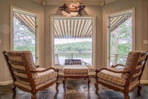 Cozy spot to look at the lake from inside 
