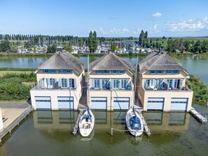 Außenseite Ferienhaus [Sommer]