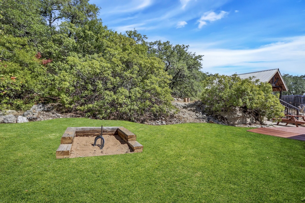 Copper Canyon Hideaway | Darling 3BR for perfect Canyon Lake Launchpad