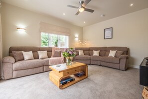 Hedgerows, Burnham Market: The sitting room