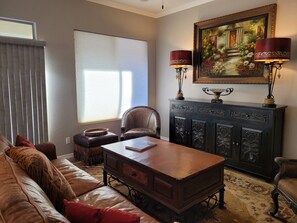 Beautifully furnished greatroom for relaxing and entertaining