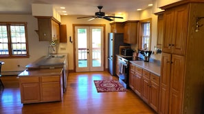  kitchen with all upgraded stainless steel appliances