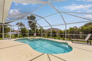 Relax in the constant sun - 4 loungers for use