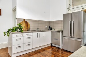 Fully equipped kitchen for culinary creativity!