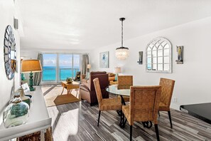 Beachside Towers II 4282 Dining Room