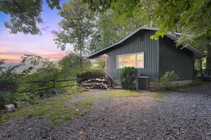 "Building","Gravel","Dirt Road","Road","House"