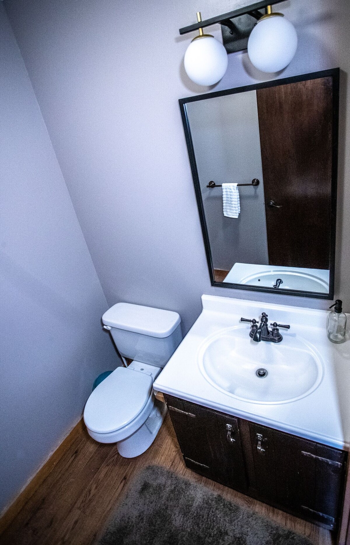 Honeysuckle Hideaway<br>Cabin with hot tub and king bed! Family friendly.