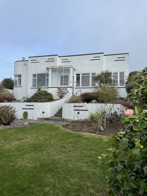 15 Towack Street