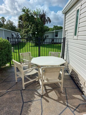 Outdoor dining