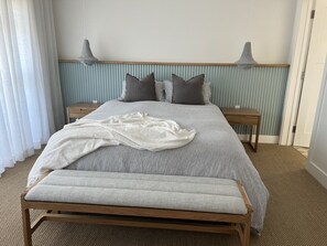 Main bed with walk in robe and ensuite