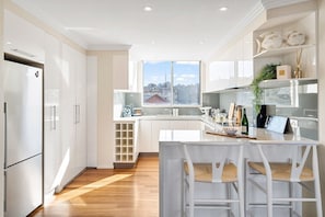 Always Friday - Luxe, Stylish and Central Abode in the heart of Bondi Beach