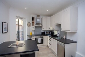This kitchen has everything you need to cook up a storm during your stay! 