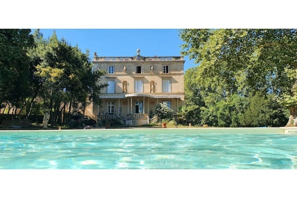 Vue de la façade de la maison