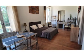 Autre vue de la chambre du studio