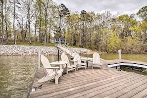 Private Floating Dock | Direct Kerr Lake Access