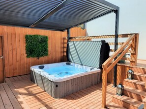 Bain à remous extérieur