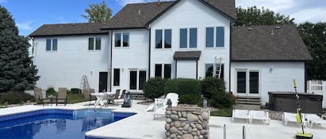 HUGE Pool, Diving Board and Hot Tub