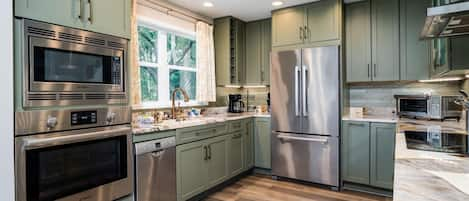 Fully stocked, remodeled kitchen