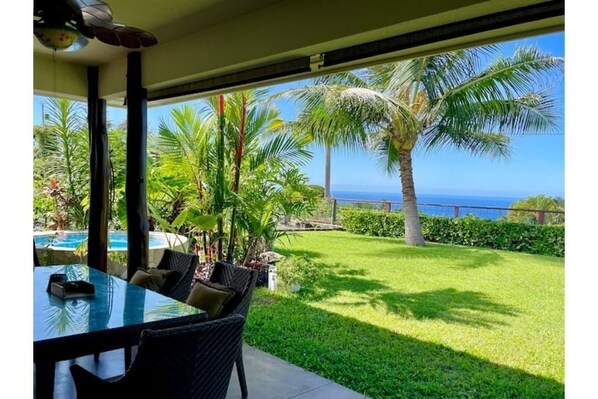 Spacious enclosed yard with ocean view, hot tub, covered lanai w 6 person dining