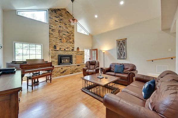Williams Vacation Rental | 3BR | 2.5BA | 2,000 Sq Ft | Stairs Required to Access