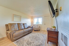 Living Room | Free WiFi
