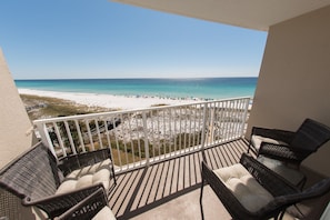 balcony with seating for four